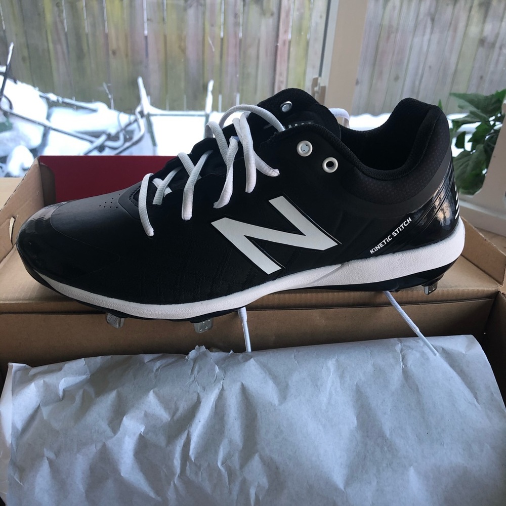 New Era 40 40 Black white cleats size 11 4040bk5